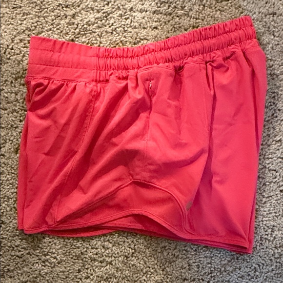 lululemon athletica Lipgloss Pink LR Hotty Hot 4” Shorts - Picture 4 of 4